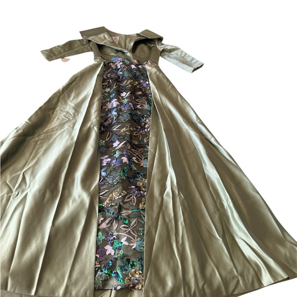 Elegant Green Floral Long Sleeve Dress - Picture 3 of 15